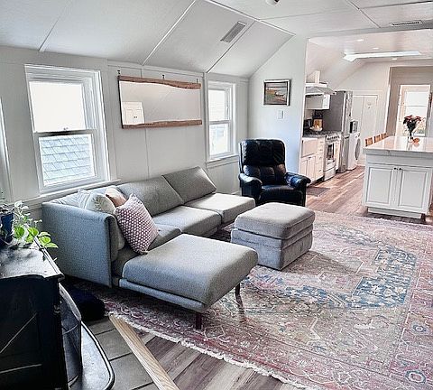 2nd image of 2332 Divisadero St #4