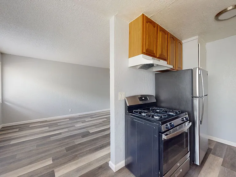 2515 10th ave — Photo 35