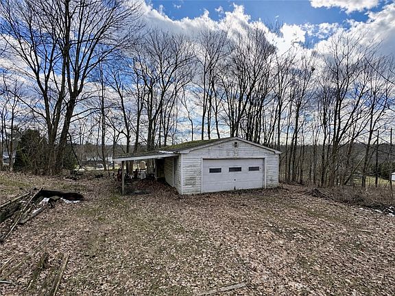 5th image of 404 Ridgelawn Ave