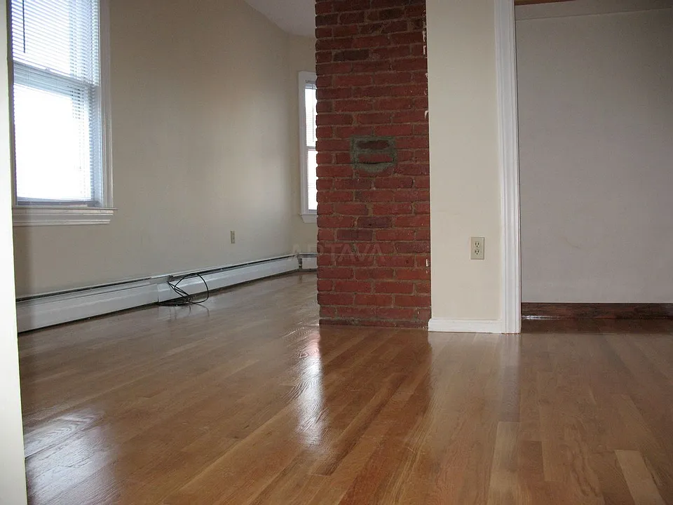 66 Morton Ave #2
