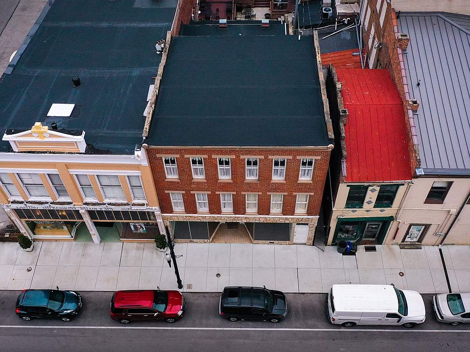 1st image of 10 E 2nd St