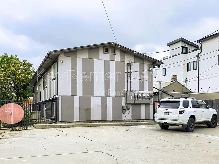 2445 Lawrence St #D — Photo 17