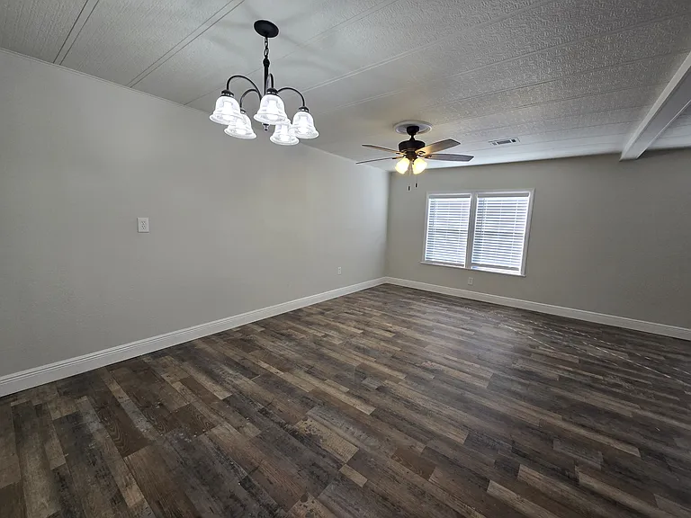 2875 Bay Ave — Photo 5