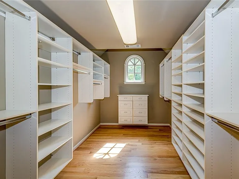 950 Glengate Pl — Photo 23