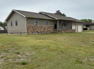 1503 Random Rd, Hoisington, KS 67544