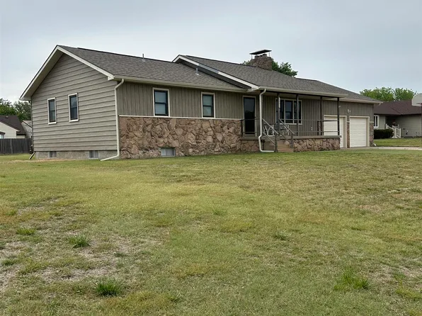 1503 Random Rd, Hoisington, KS 67544