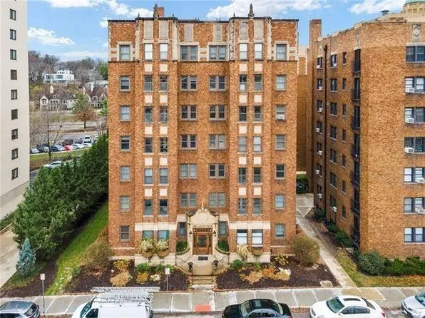 807 W 48th St N, Kansas City, MO 64112