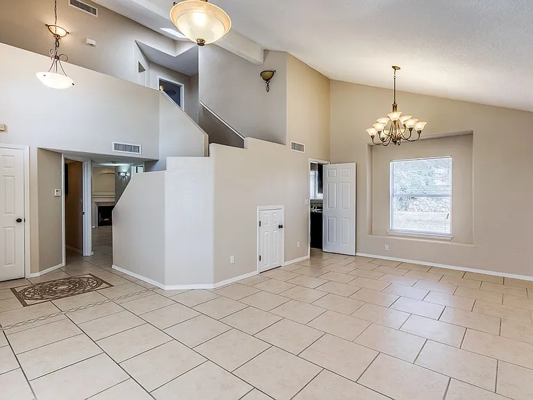 900 Tecate Pl — Photo 4