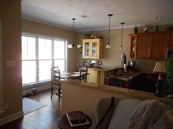 5th image of 511 Nandina Ct