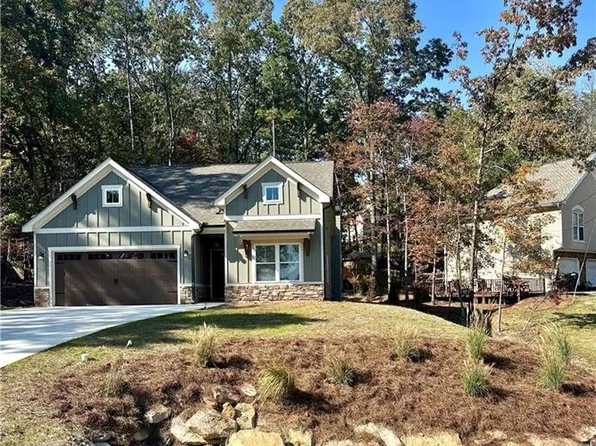 360 Pinebrook Dr, Waleska, GA 30183