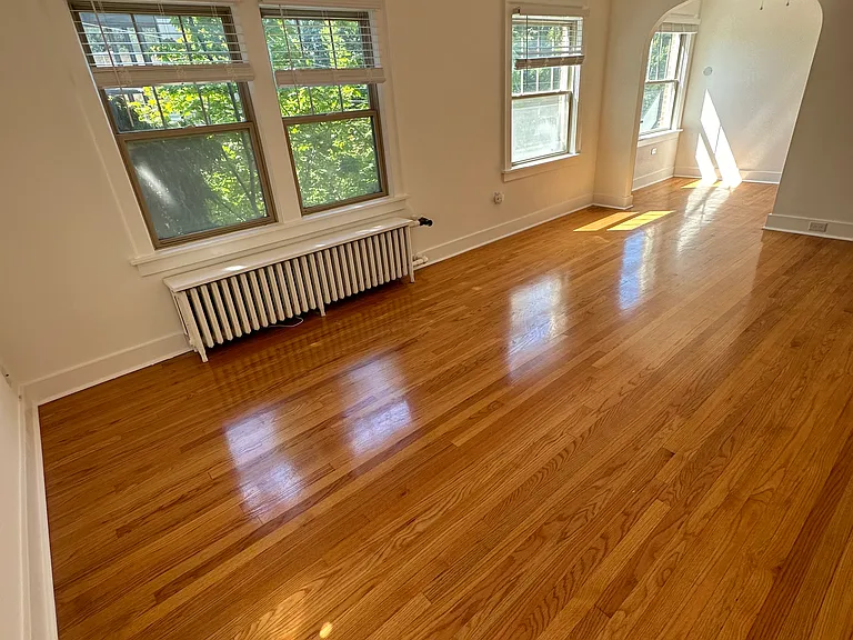 516 Summit Ave E #201 — Photo 1
