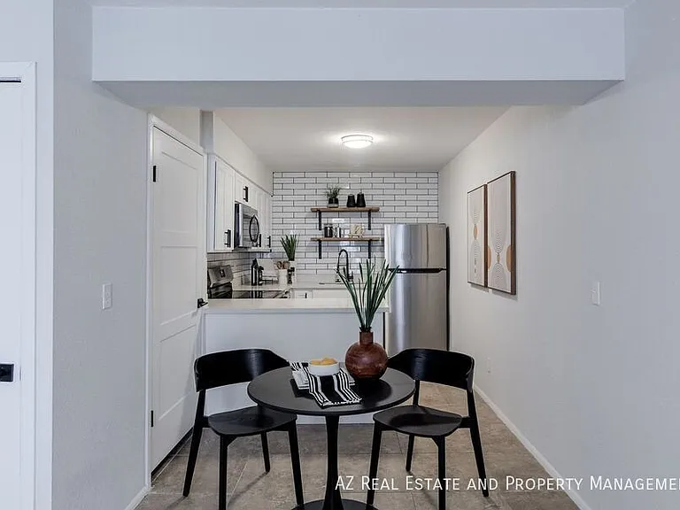 1615 N 51st St #4 — Photo 6