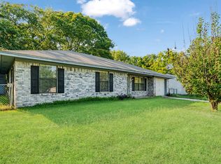 450 Faucett St, Blossom, TX 75416