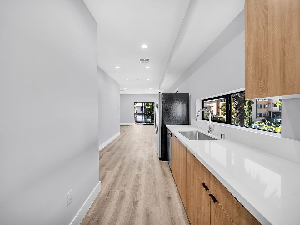 1st image of 1218 S Magnolia Ave #1/2