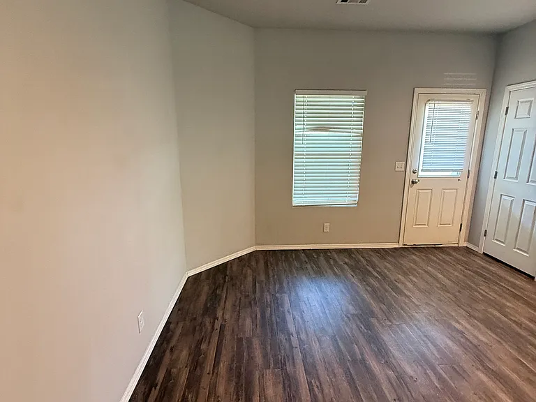 2800 E Quincy St — Photo 8