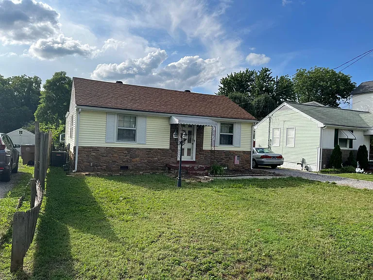 920 Marilyn Rd — Photo 1