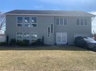 20 Rose St, Smithtown, NY 11787