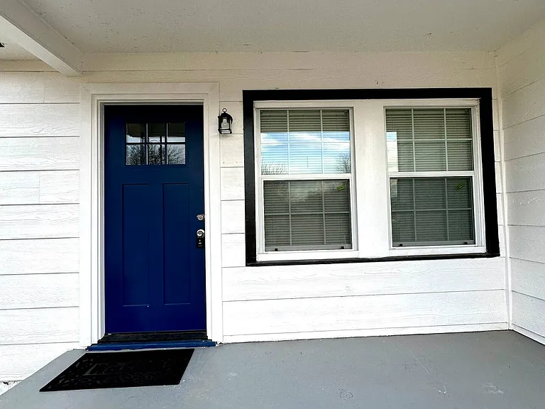 1212 NW Bessie Ave — Photo 2