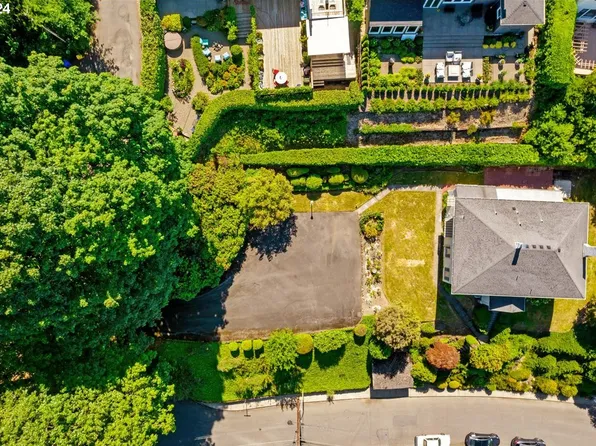 NW Albemarle Ter, Portland, OR 97210