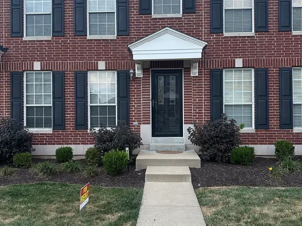 727 Hyde Dr, O'Fallon, MO 63366