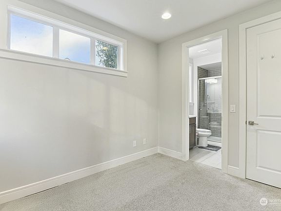 5th image of 12086 159th Avenue NE