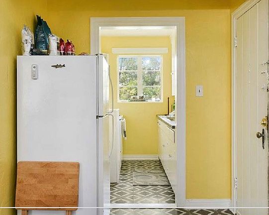4th image of 2556 1st St #9