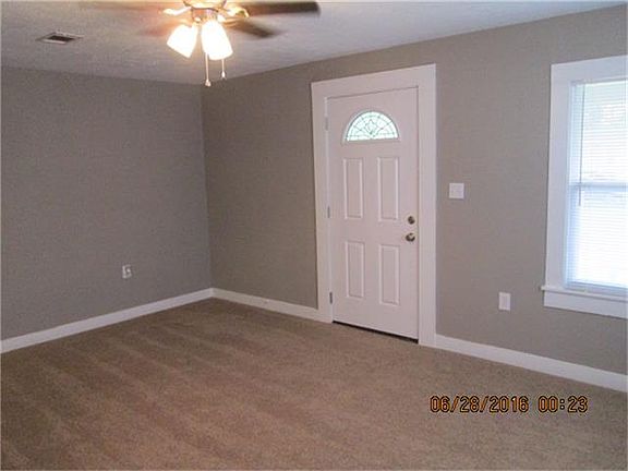 3rd image of 138 S Pecan Dr