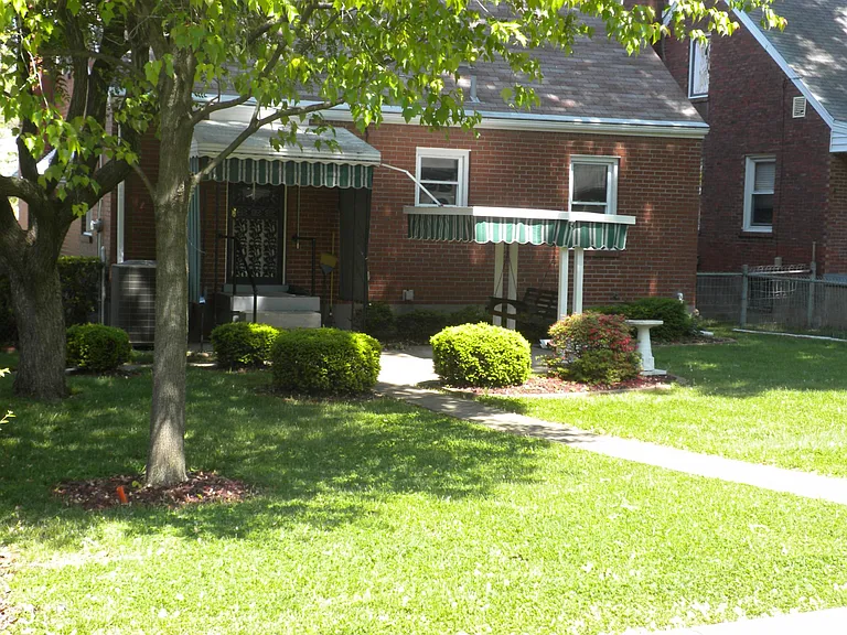 1038 Parkway Dr — Photo 4