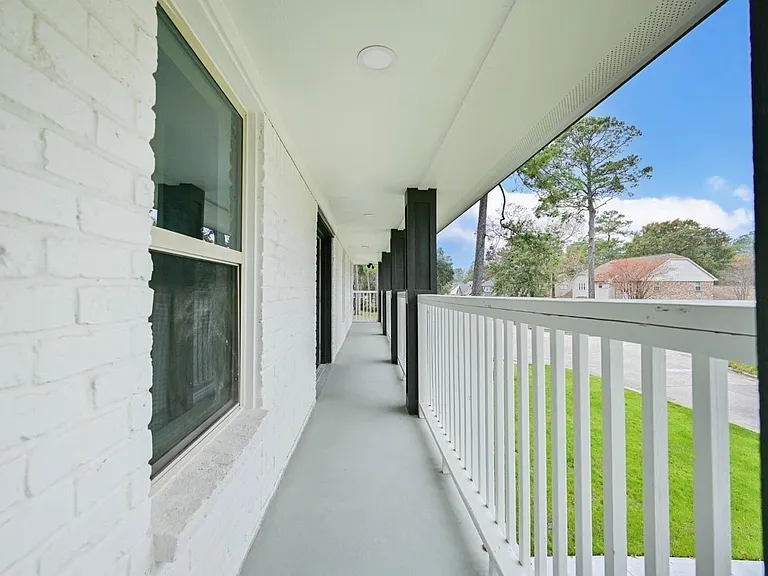 1011 Klamath Ln — Photo 12