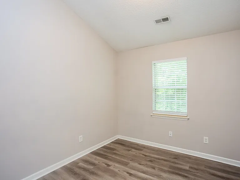 8908 Chesham Dr — Photo 13