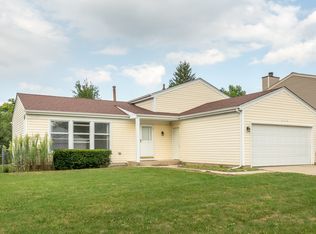 2116 Briar Hill Dr, Schaumburg, IL 60194