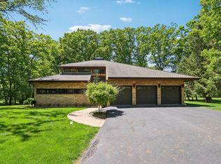 24052 N Elm Rd, Lake Forest, IL 60045