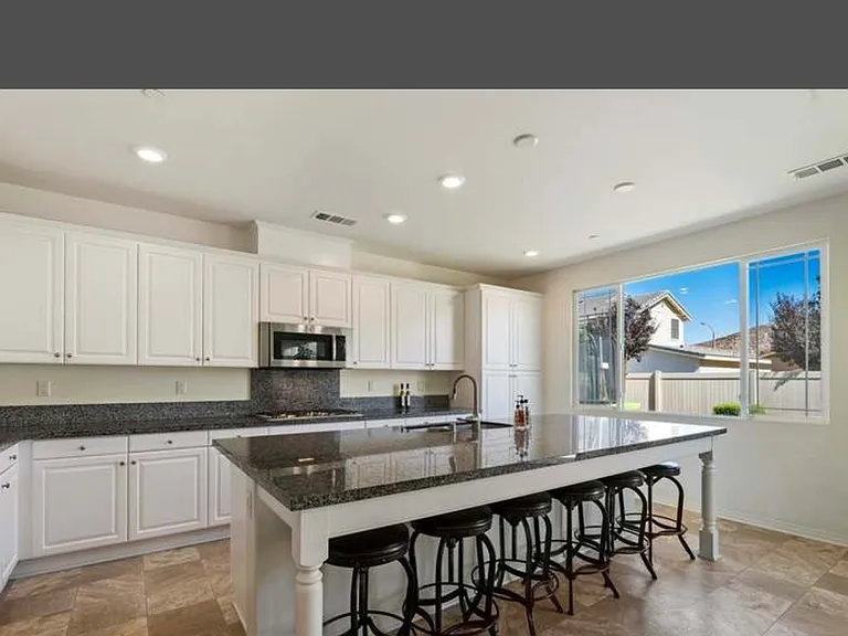 30184 Sutton Ct — Photo 7