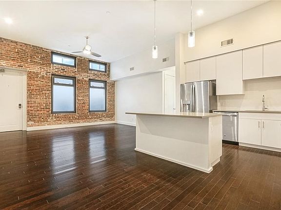 3rd image of 749 Baronne St APT 203