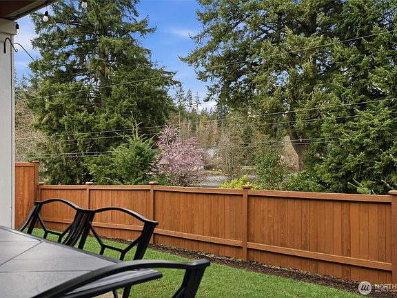 5th image of 6457 Seaglass Avenue SE
