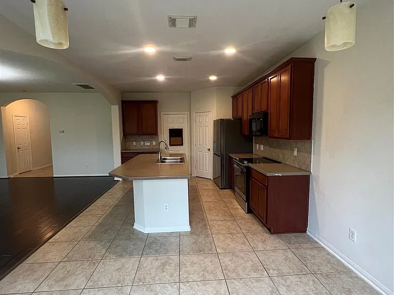 43 Nestlewood Pl — Photo 4