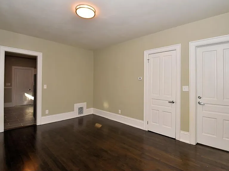 2577 S Graham St — Photo 11