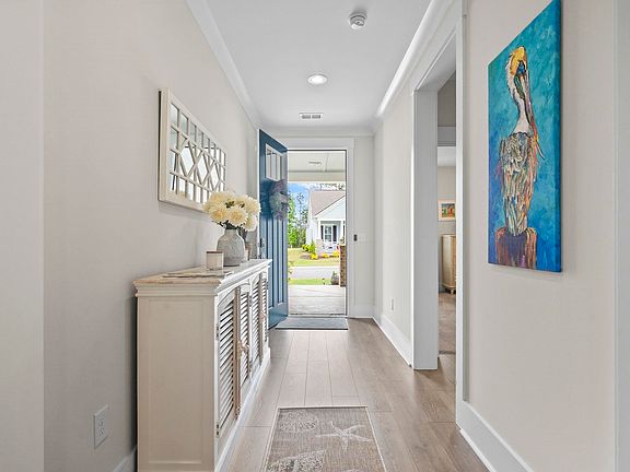 4th image of 188 Black Water Dr.