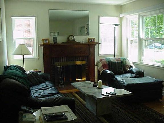 3rd image of 6111 N Burlington Ave