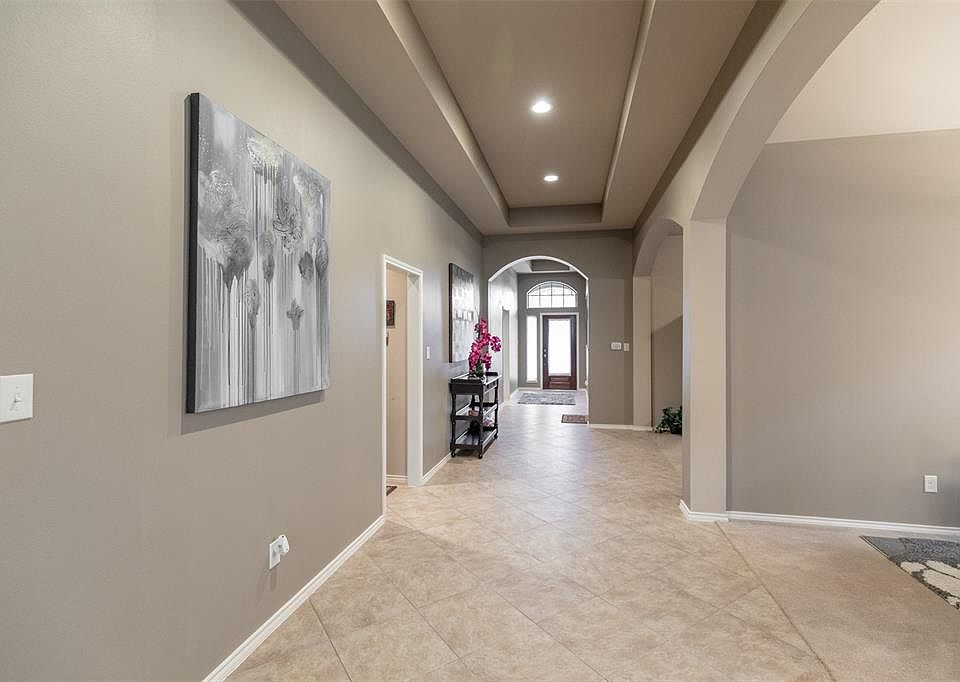 1st image of 2535 Pioneer Oaks Dr