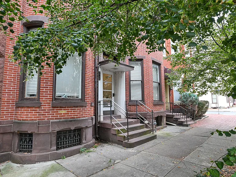 803 N 2nd St — Photo 1