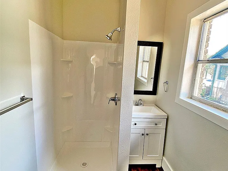 1625 W Alabama St — Photo 15