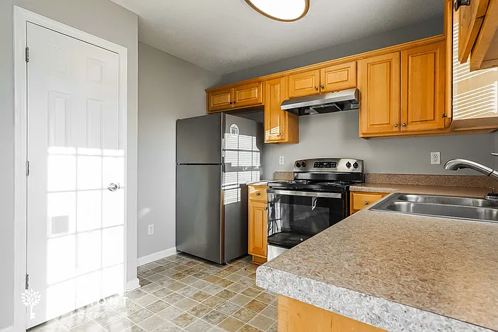 3 bed, 2.0 bath, 1100 sqft, $1,450 — Photo 4