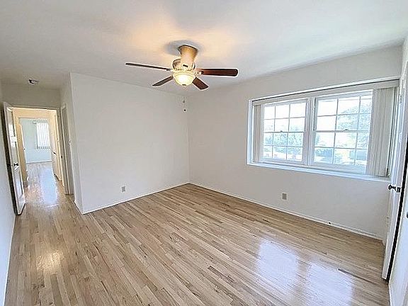 5th image of 2859 S Federal Ave #1