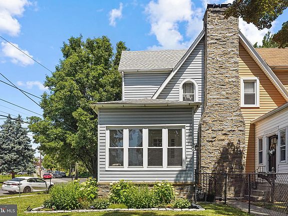 3rd image of 2463 Eldon Ave