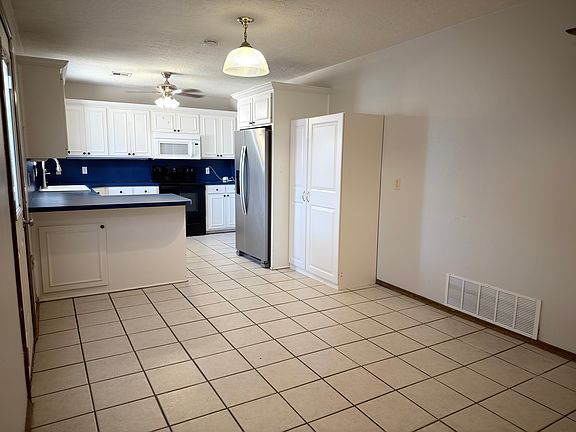5th image of 1813 NW 76th St
