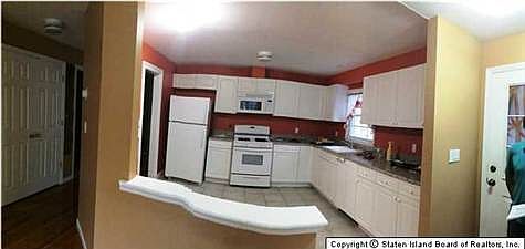 3rd image of 43 Shaughnessy Ln