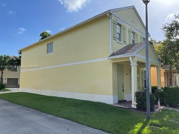 3rd image of 2155 SE Casselberry Dr