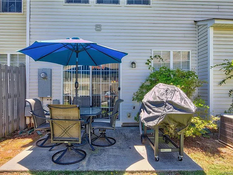 12415 Crowley Ct — Photo 12