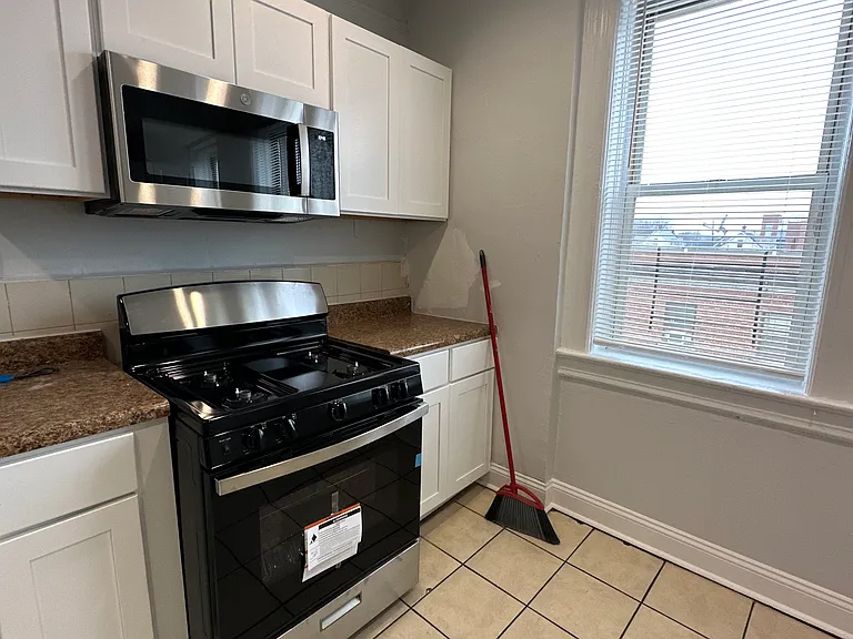 240 Paterson Ave #5 — Photo 30